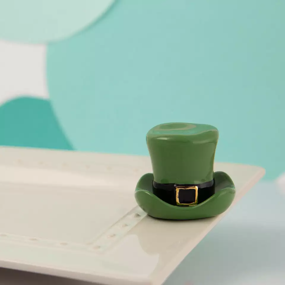Nora Fleming Mini St Paddy's Hat A87 Nora Fleming Tabletop 1 Nora Fleming Mini St Paddy's Hat A87 Nora Fleming Tabletop