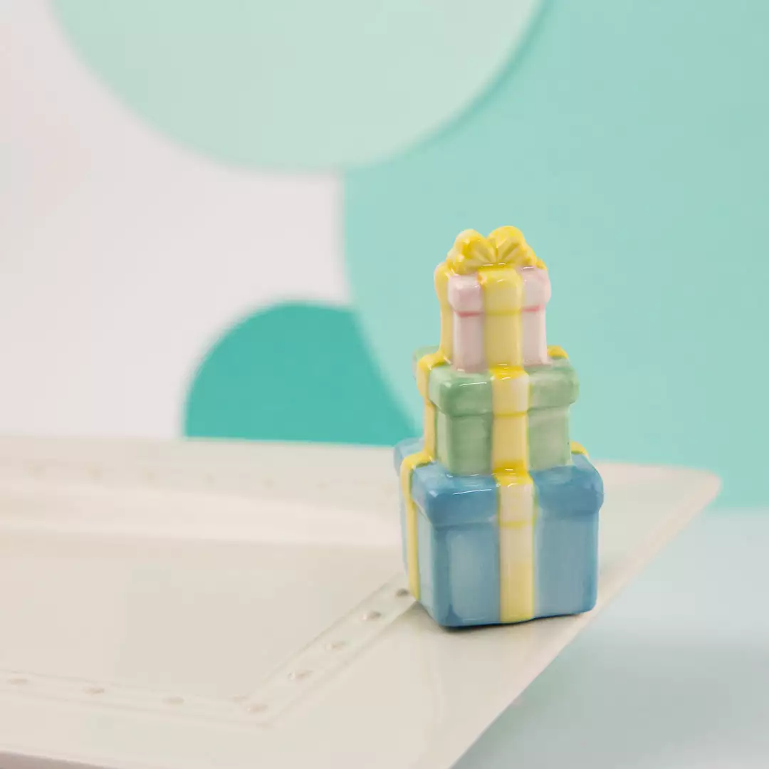 Nora Fleming Mini Gift Stack A21 Nora Fleming Tabletop 1 Nora Fleming Mini Gift Stack A21 Nora Fleming Tabletop